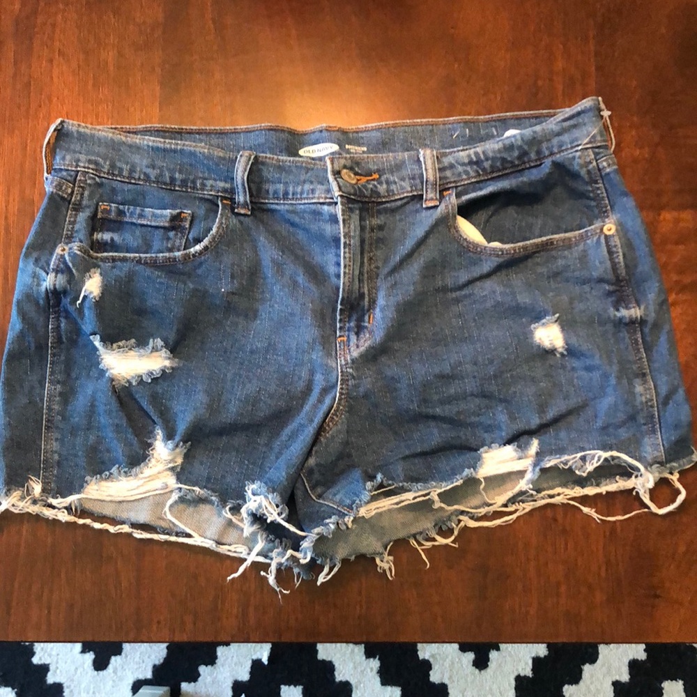 NWOT - Distressed Boyfriend Mid-Rise Shorts